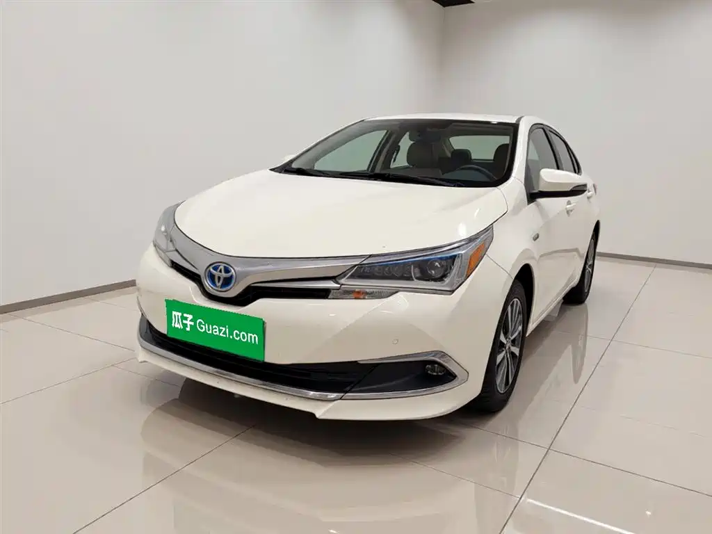 Toyota Corolla 2018 — фото 1