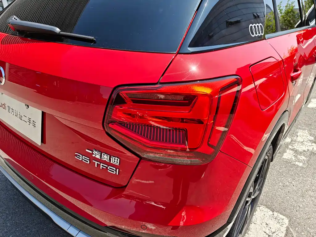Audi Q2L 2019 — фото 12