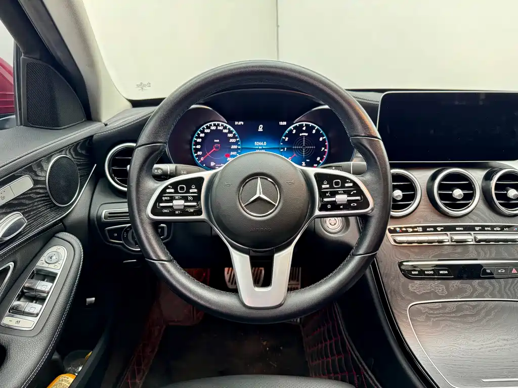 Mercedes-Benz C-Class 2019 — фото 16