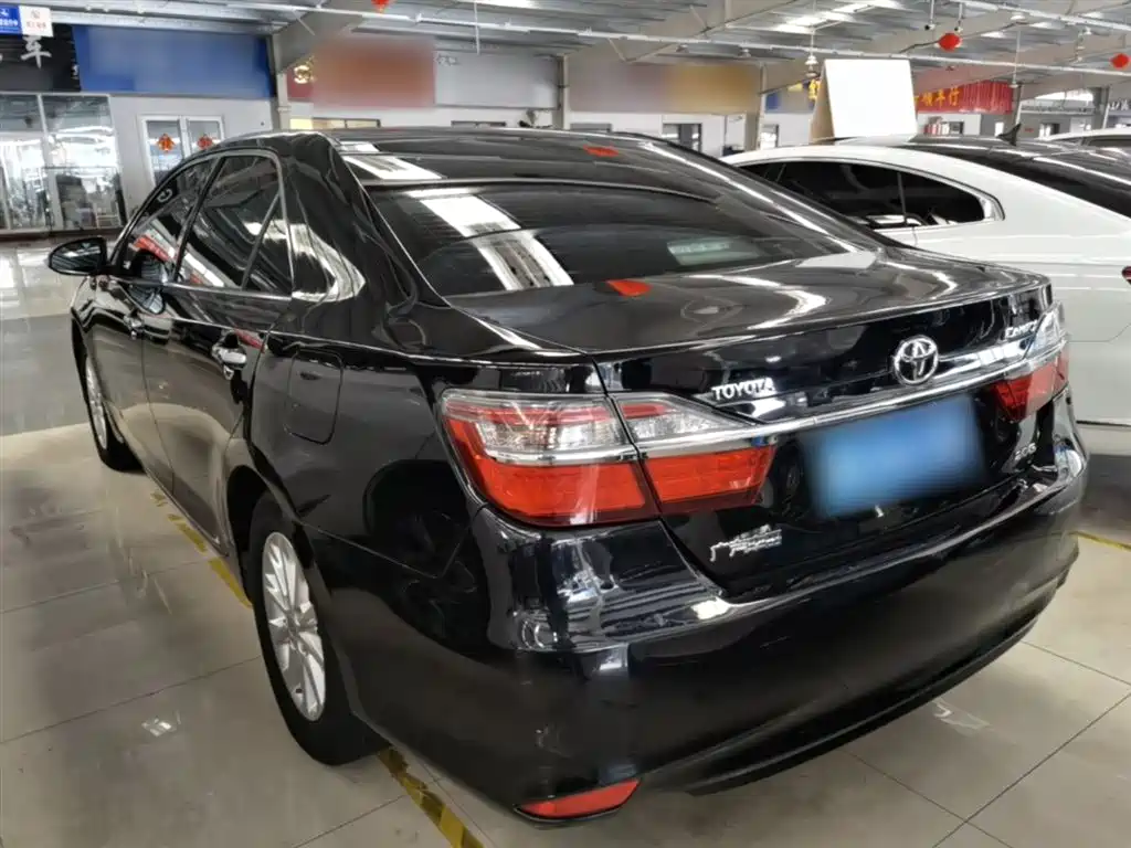 Toyota Camry 2016 — фото 5