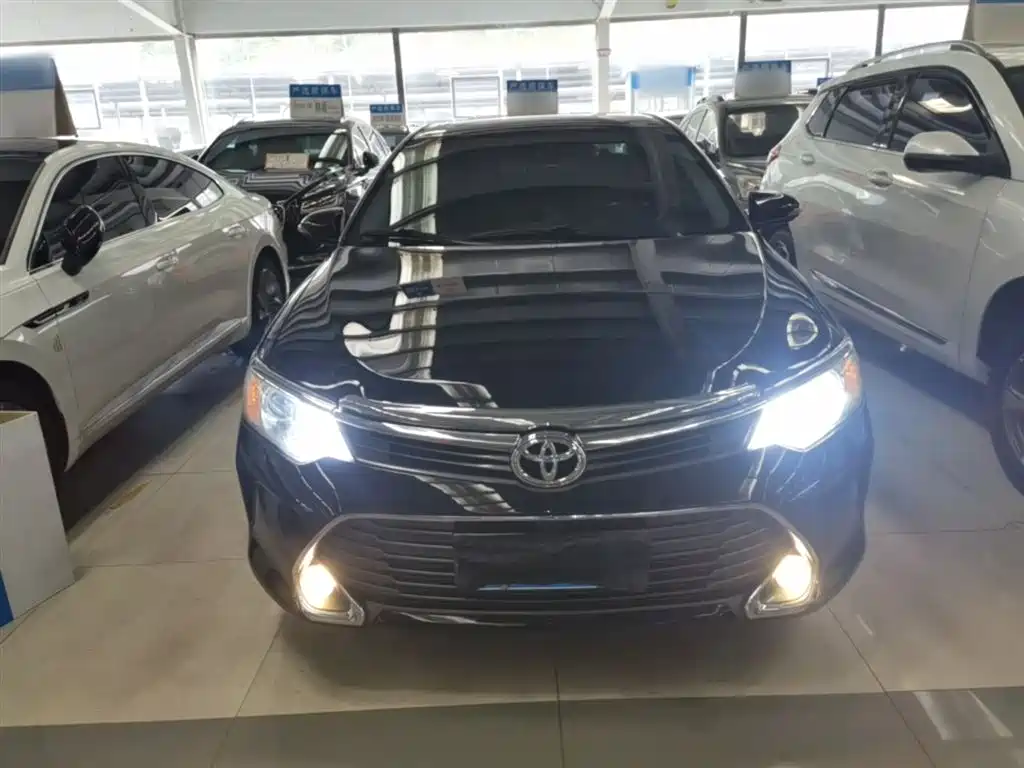 Toyota Camry 2016 — фото 3