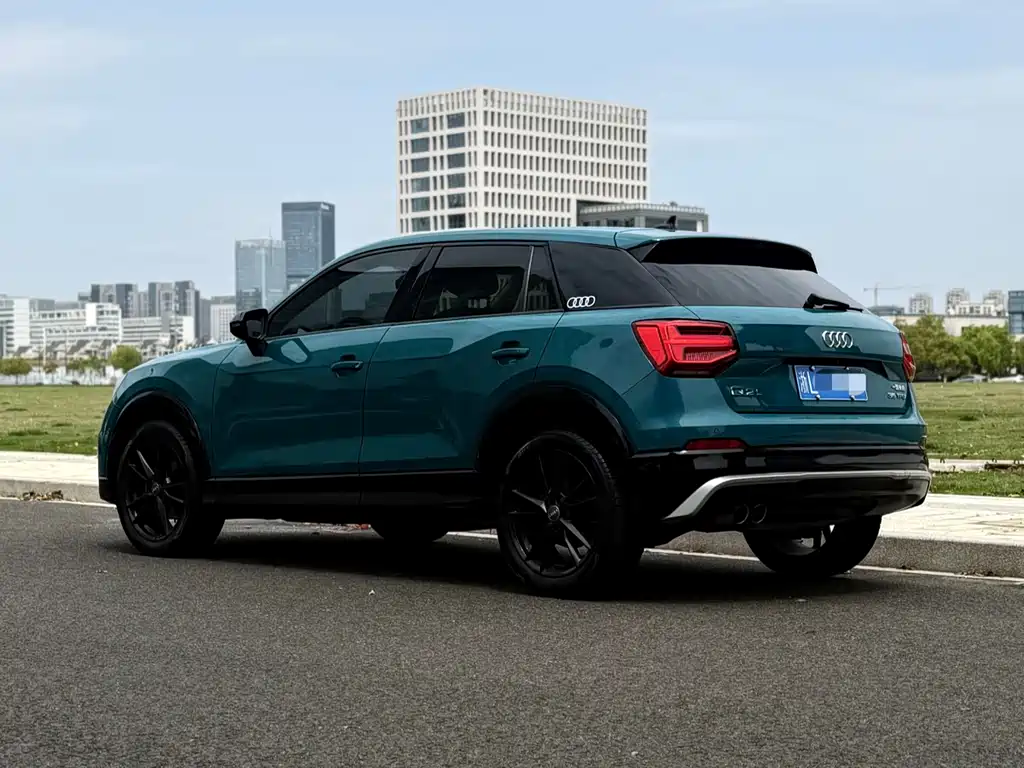 Audi Q2L 2019 — фото 3
