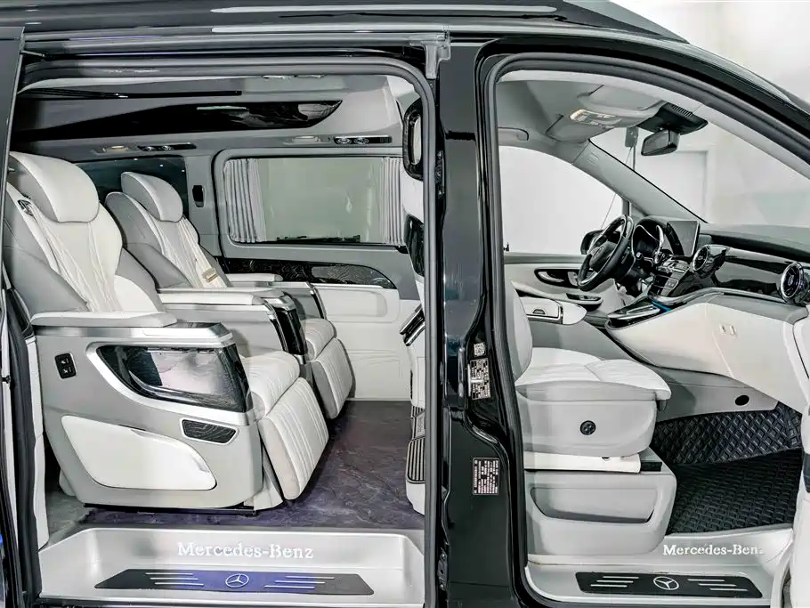 Mercedes-Benz V-Class 2024 — фото 21