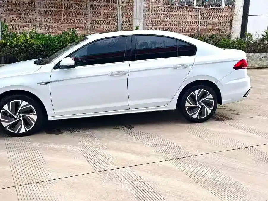 Volkswagen Bora 2023