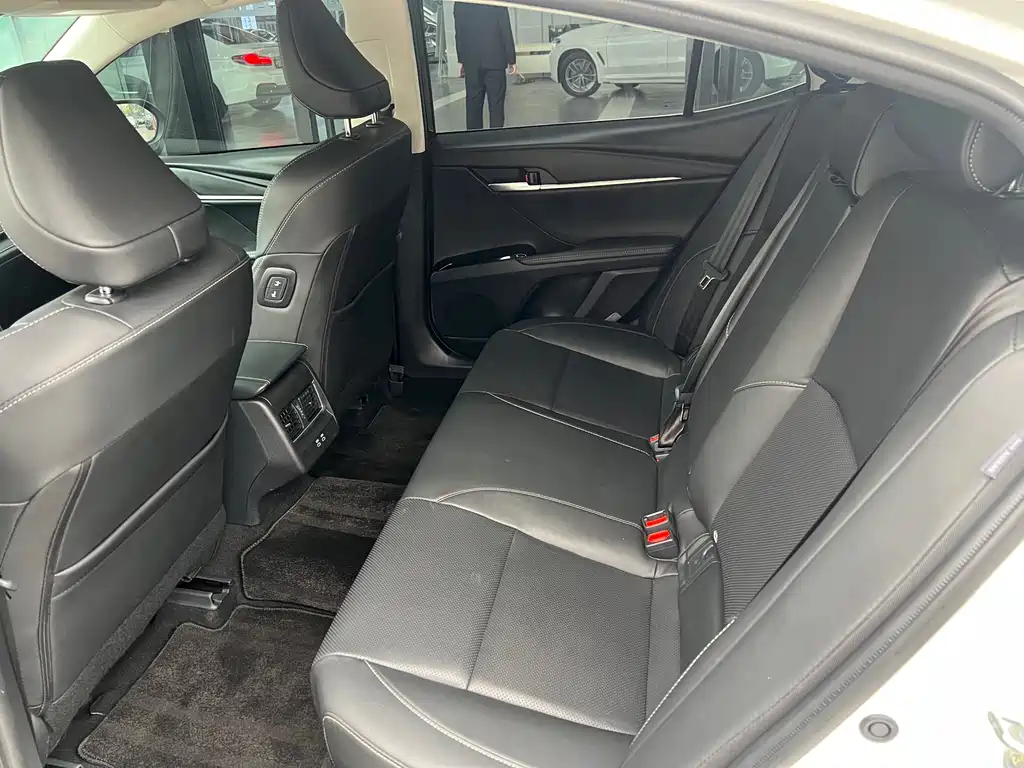 Toyota Camry 2025