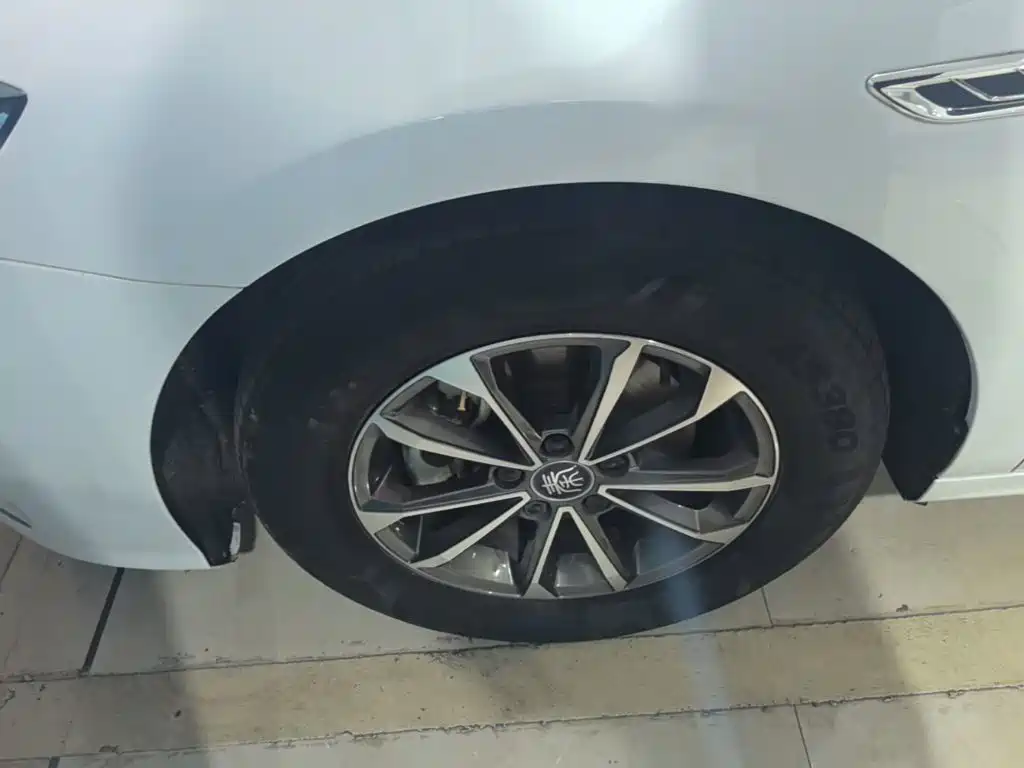 BYD Qin PLUS 2023 — фото 23
