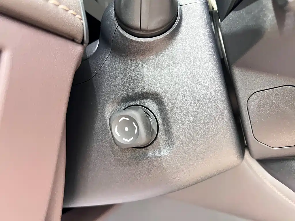 Toyota Vellfire 2023 — фото 19