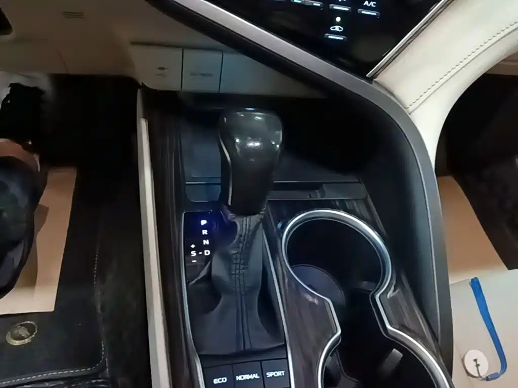Toyota Camry 2020 — фото 14