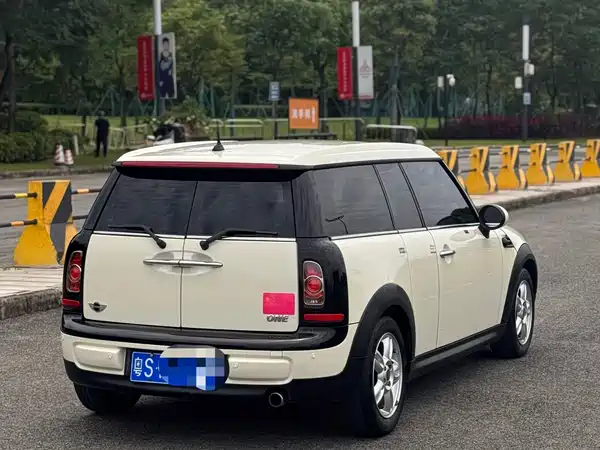 MINI Clubman 2013