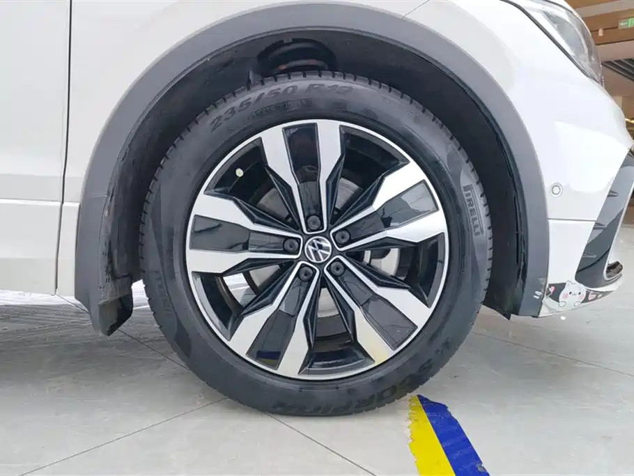 Volkswagen Tiguan L 2022