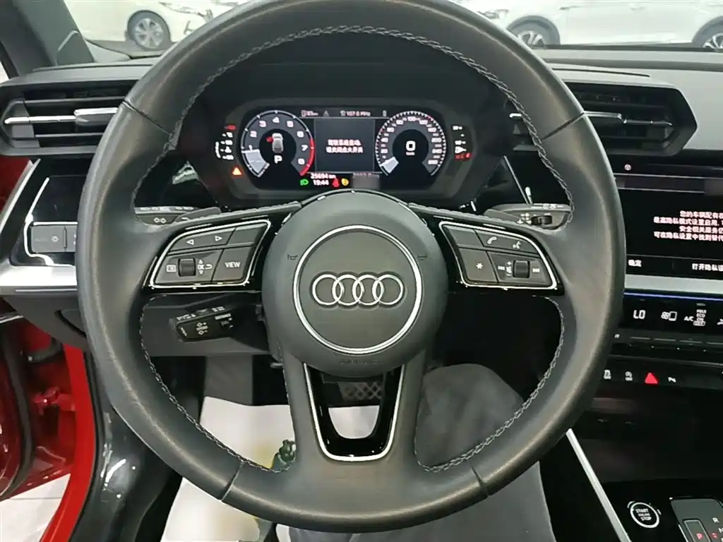 Audi A3 2024 — фото 11