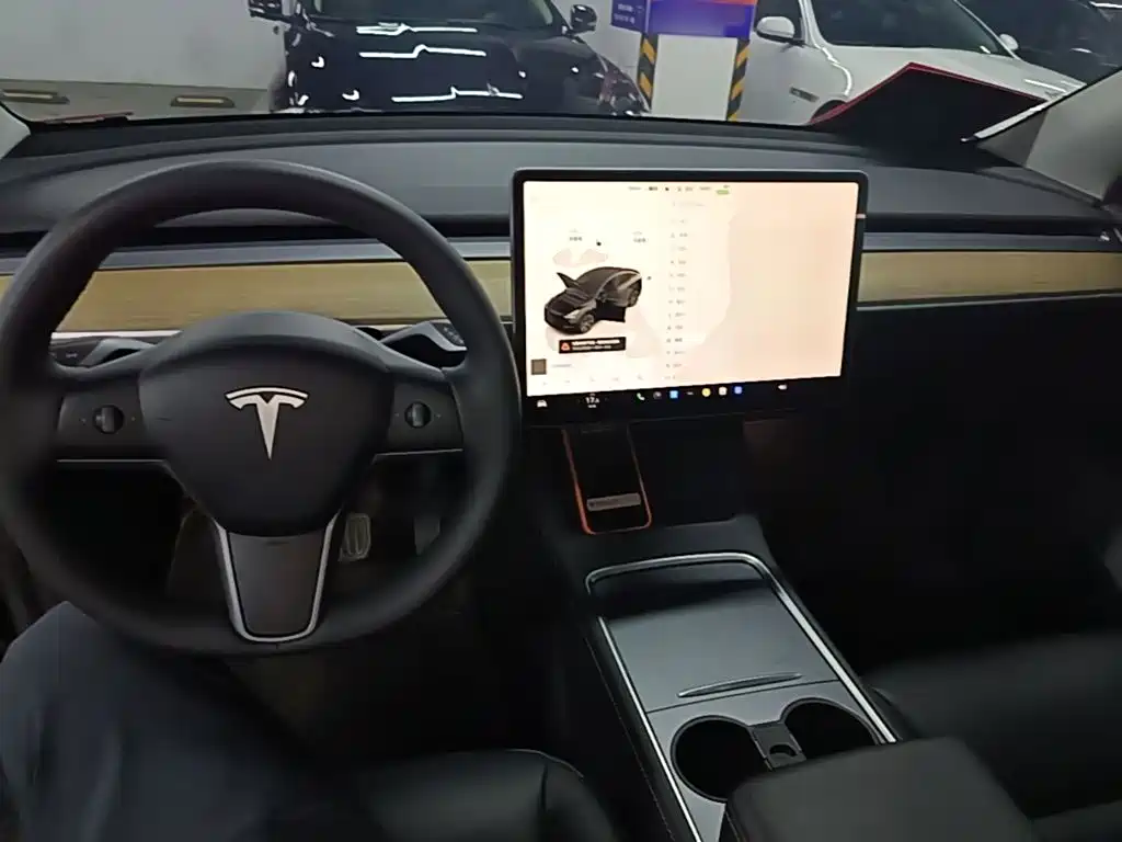 Tesla Model Y 2022 — фото 10