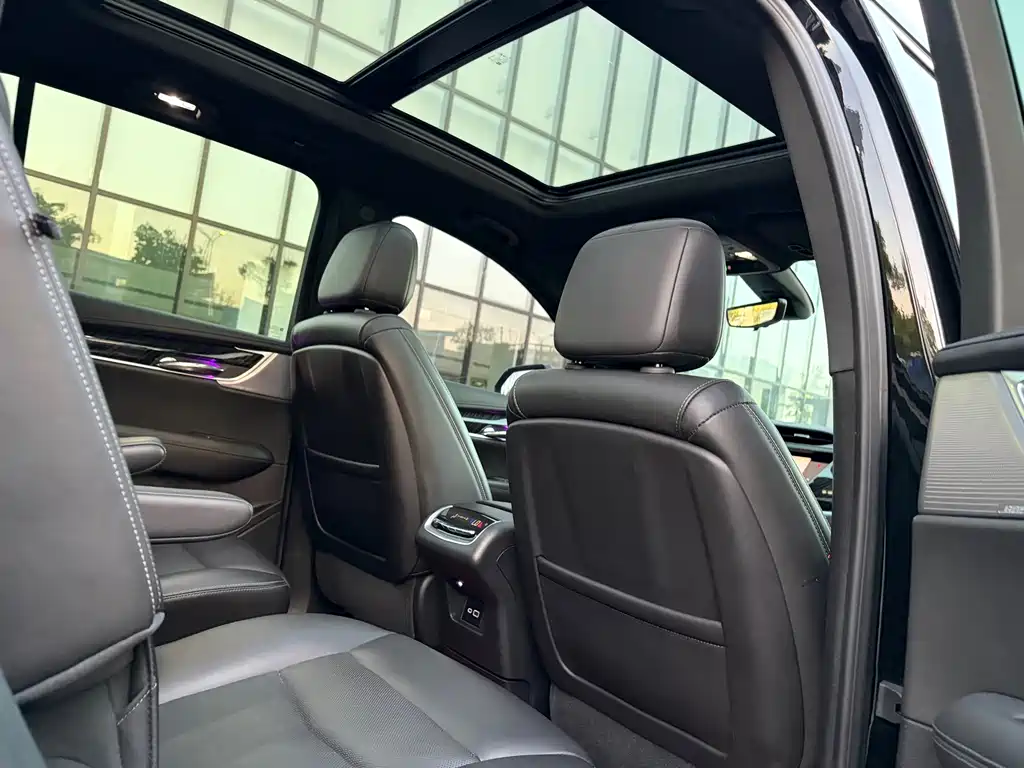 Cadillac XT6 2021 — фото 14