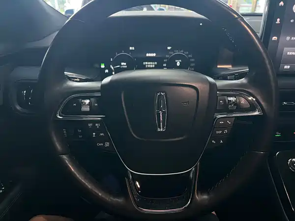Lincoln Nautilus 2021