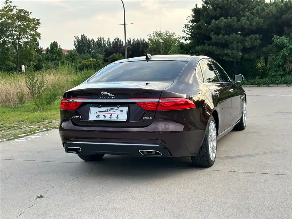 Jaguar XFL 2019