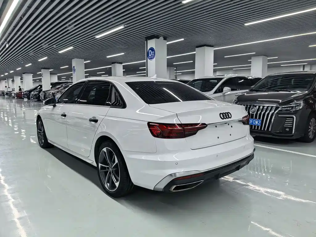 Audi A4L 2021 — фото 13