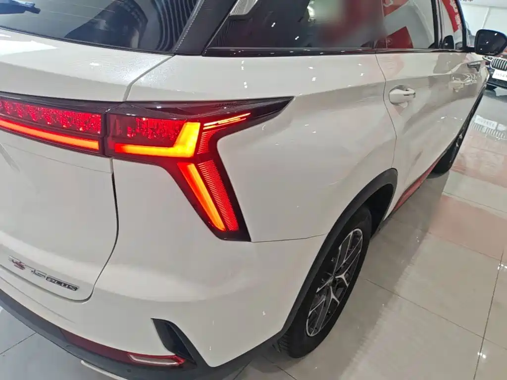 Changan CS75PLUS 2022 — фото 8