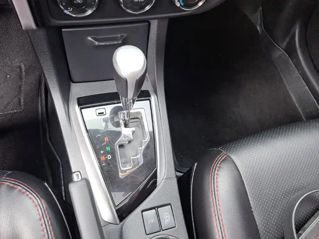 Toyota Corolla 2018 — фото 14