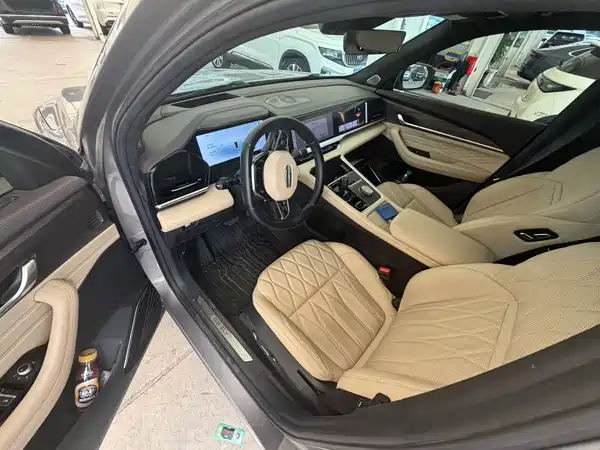Geely Xingyue L 2025