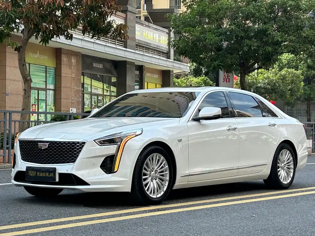 Cadillac CT6 2019 — фото 1