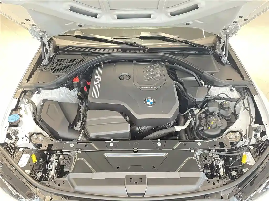 BMW 3 Series 2025 — фото 15