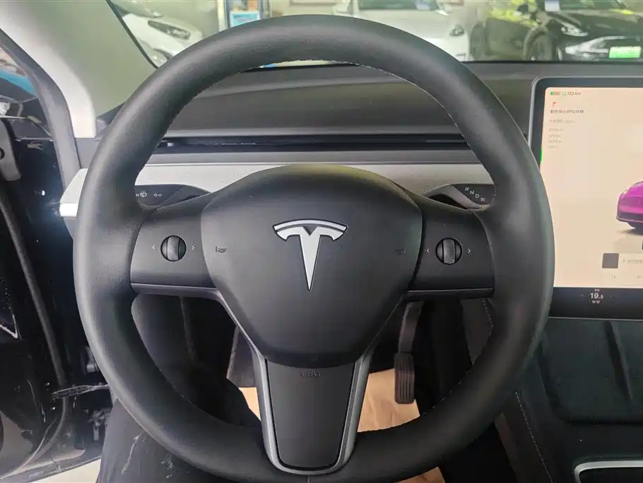 Tesla Model Y 2023 — фото 15