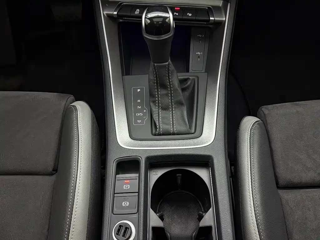 Audi Q3 2022 — фото 15