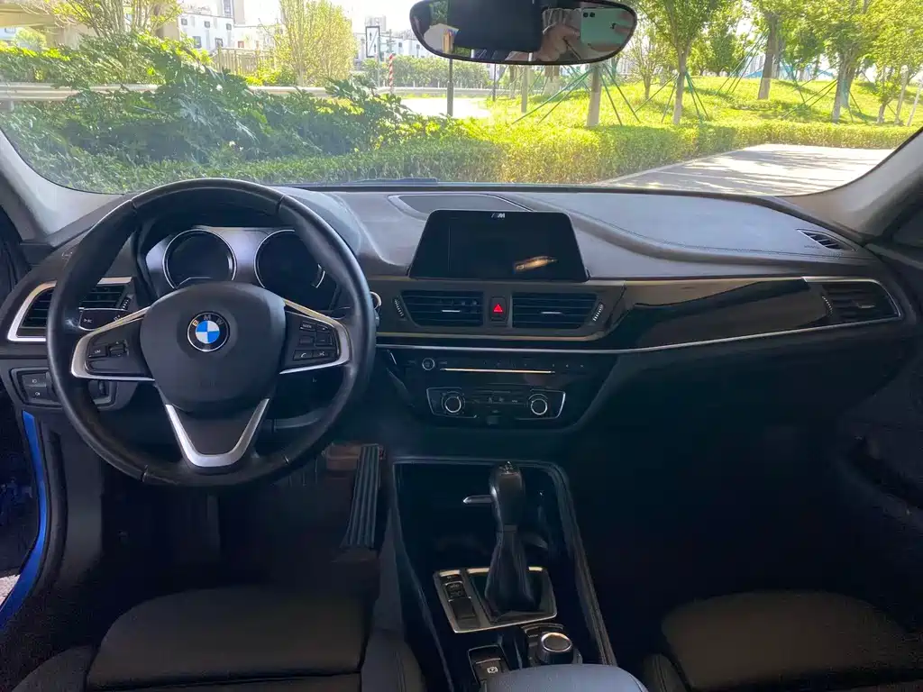 BMW 1 Series 2018 — фото 12