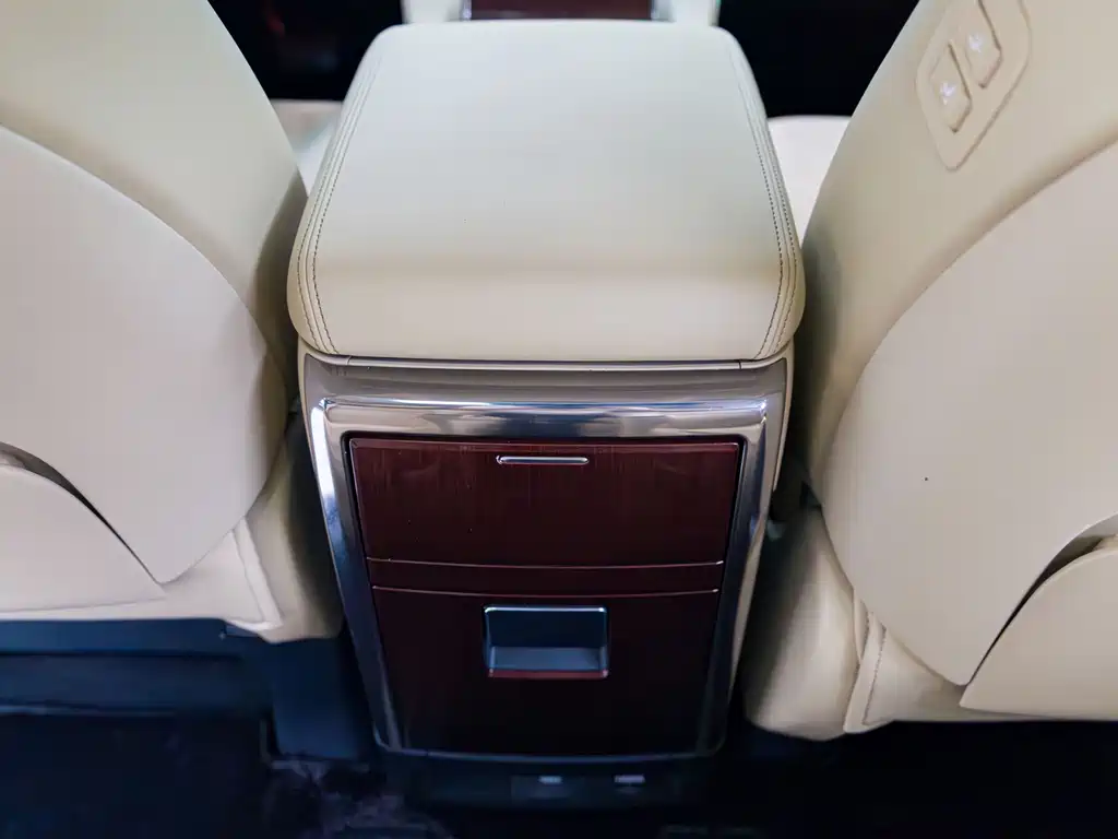 Toyota Alphard 2018 — фото 16