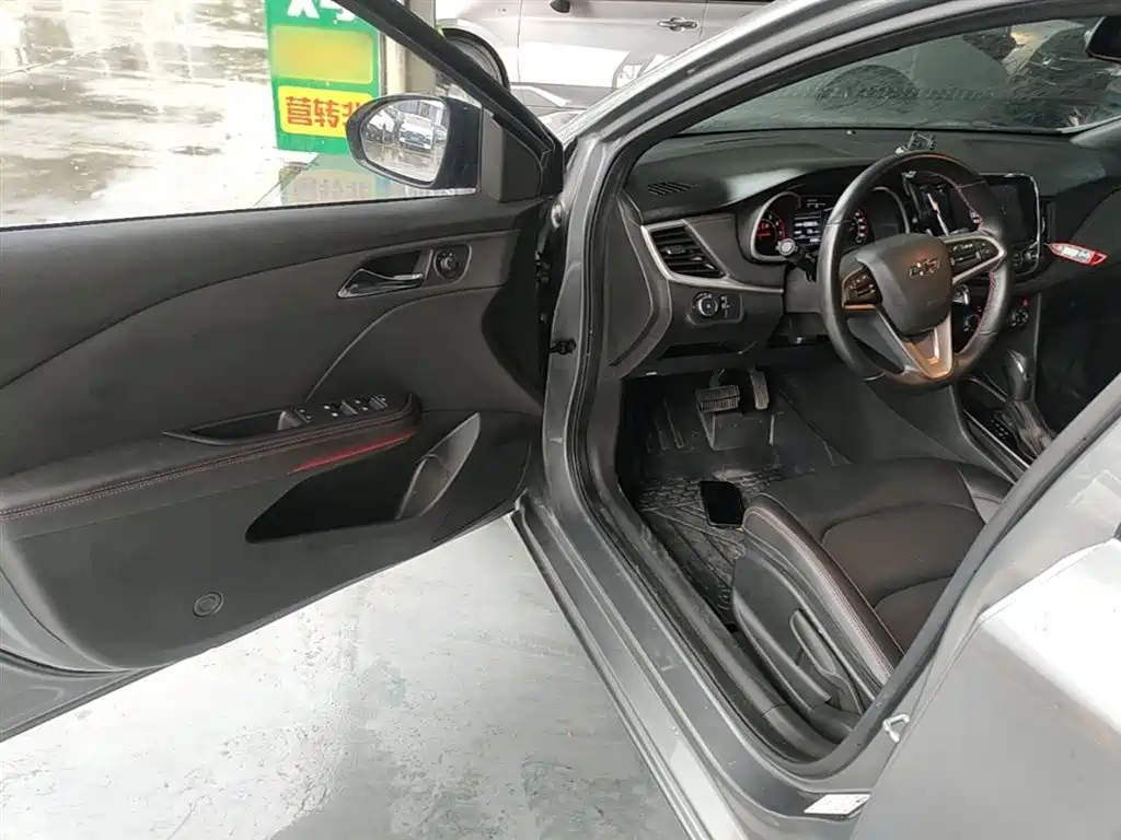 Chevrolet Monza 2020 — фото 16