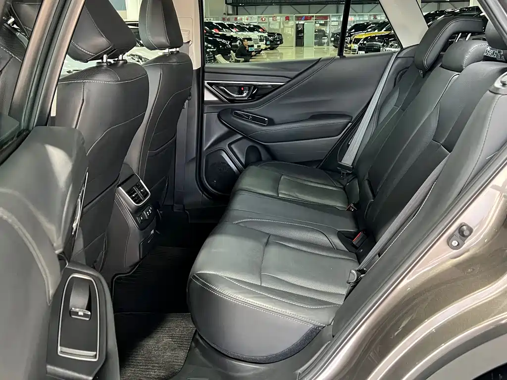 Subaru Outback 2021 — фото 21