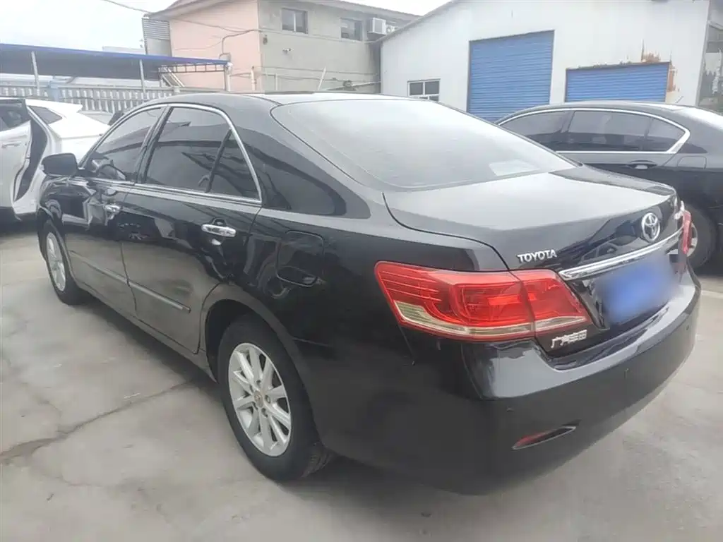 Toyota Camry 2015 — фото 5