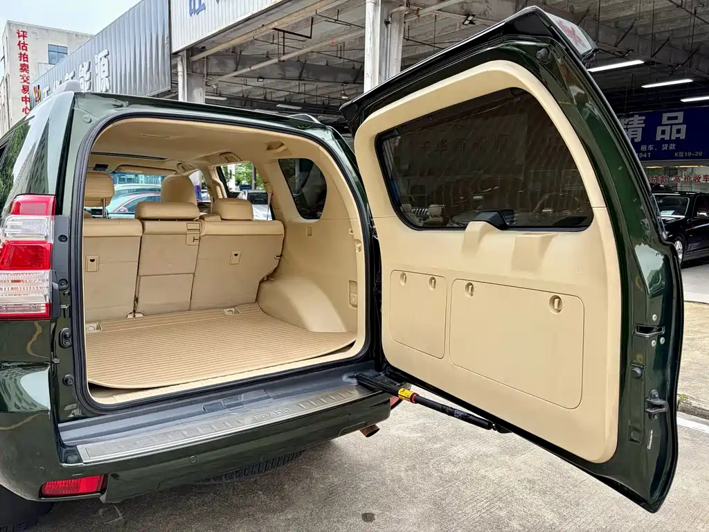Toyota Prado 2015 — фото 13