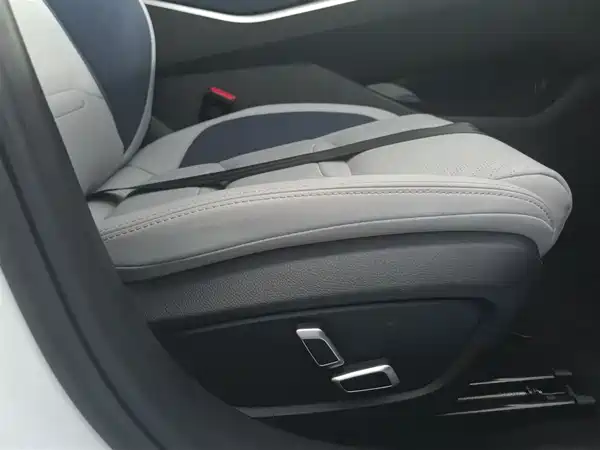 Geely Xingrui 2023