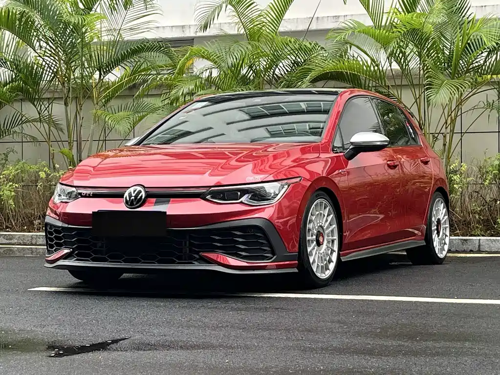 Volkswagen Golf GTI 2022 — фото 1