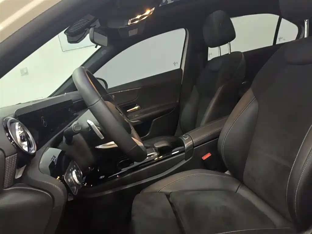Mercedes-Benz A-Class 2023 — фото 15