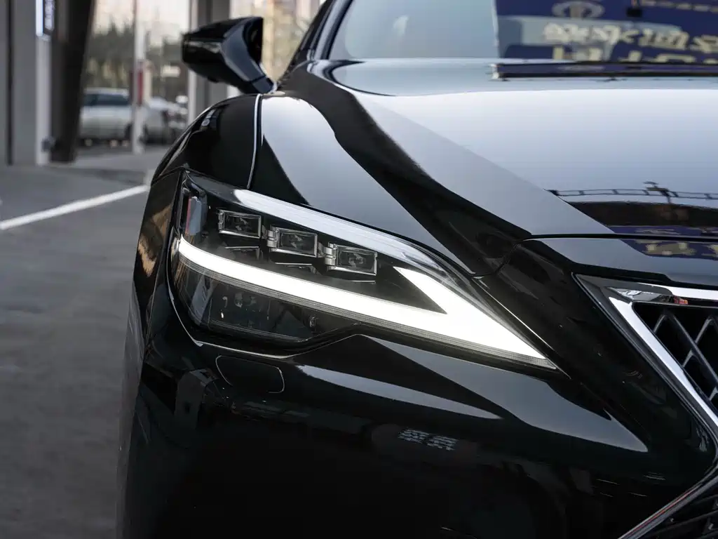 Lexus LS 2021