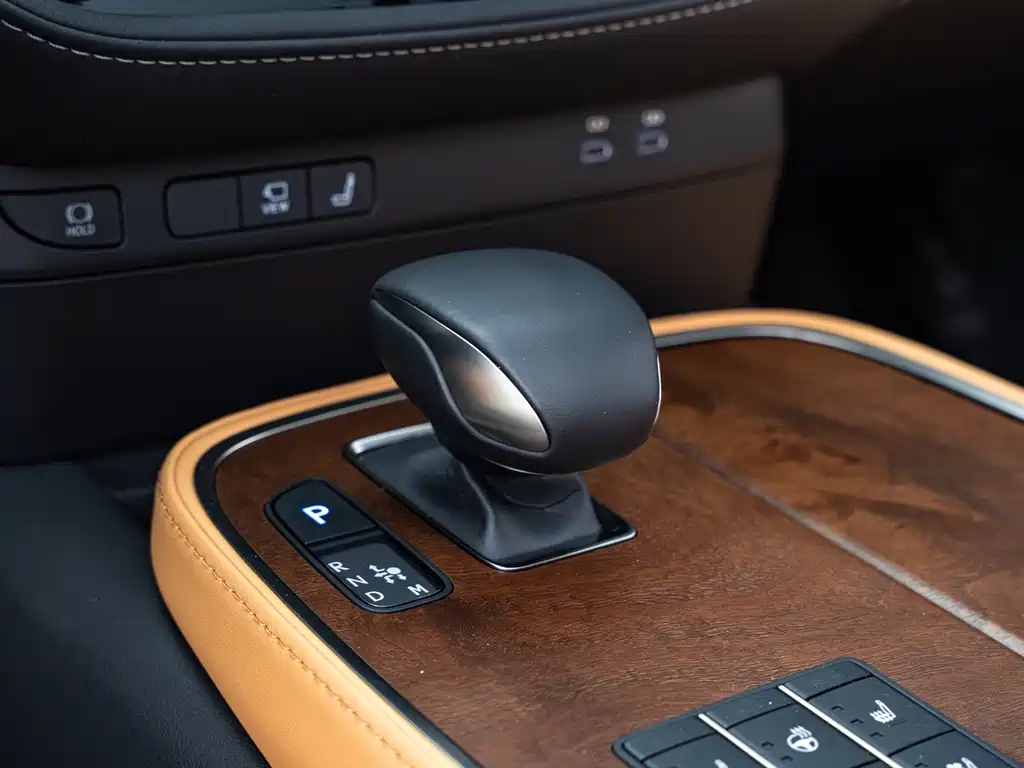 Lexus LS 2023 — фото 15