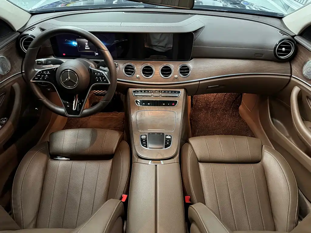 Mercedes-Benz E-Class 2022 — фото 6