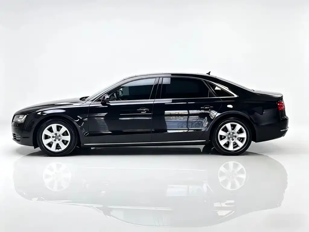 Audi A8 2012 — фото 4