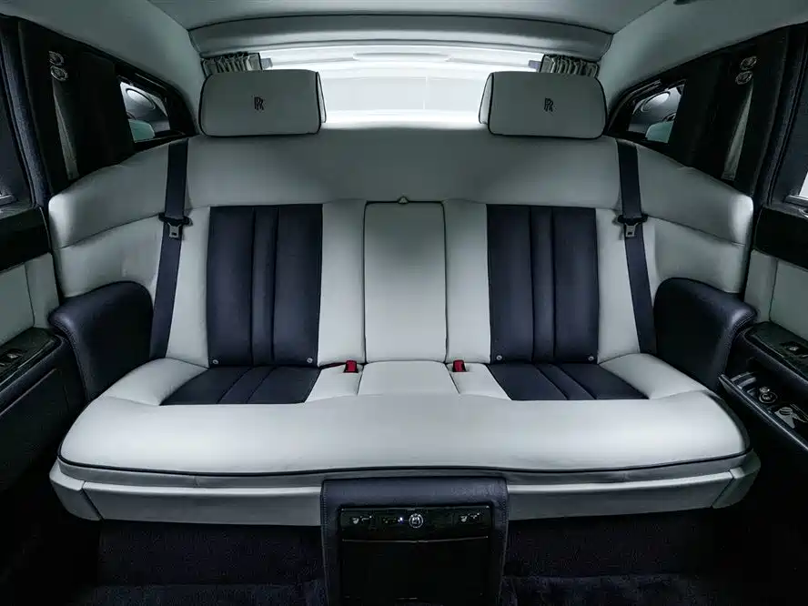 Rolls-Royce Phantom 2013 — фото 13