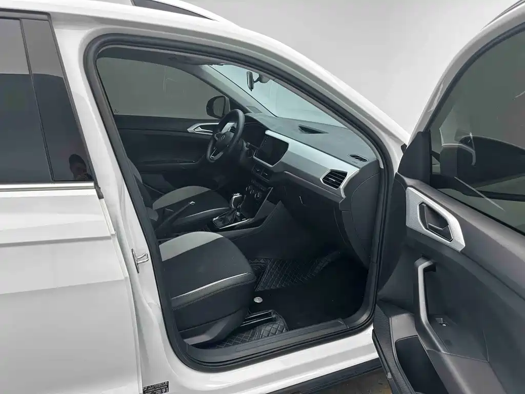 Volkswagen Explore The Shadows 2022
