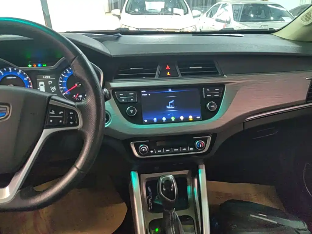 Geely Vision X3 2018 — фото 13