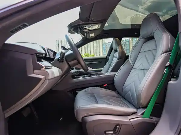 Zeekr 001 2022