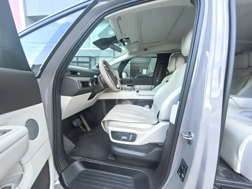 Li Auto Li MEGA 2024
