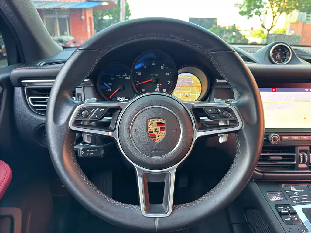 Porsche Macan 2021 — фото 29
