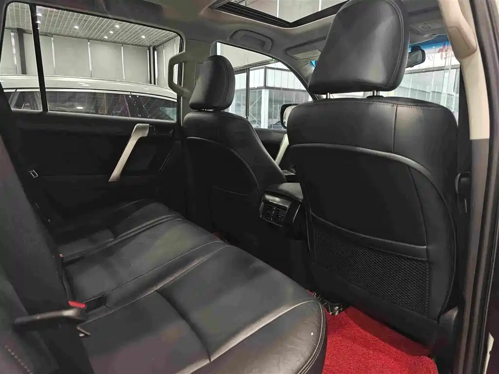 Toyota Prado 2017 — фото 11