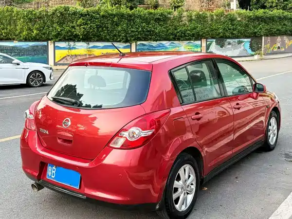 Nissan Tiida 2008
