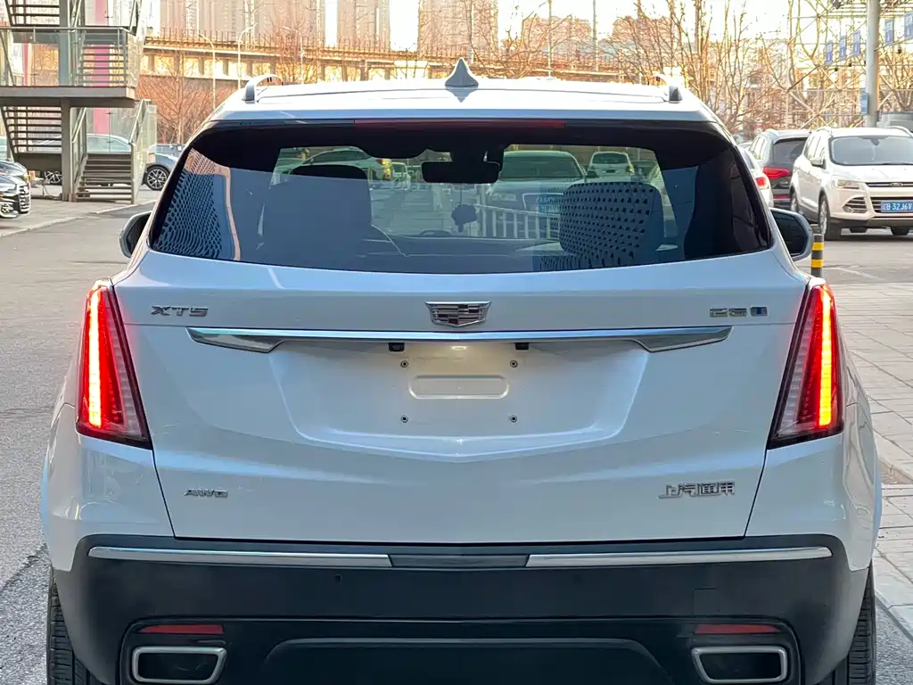 Cadillac XT5 2023 — фото 5