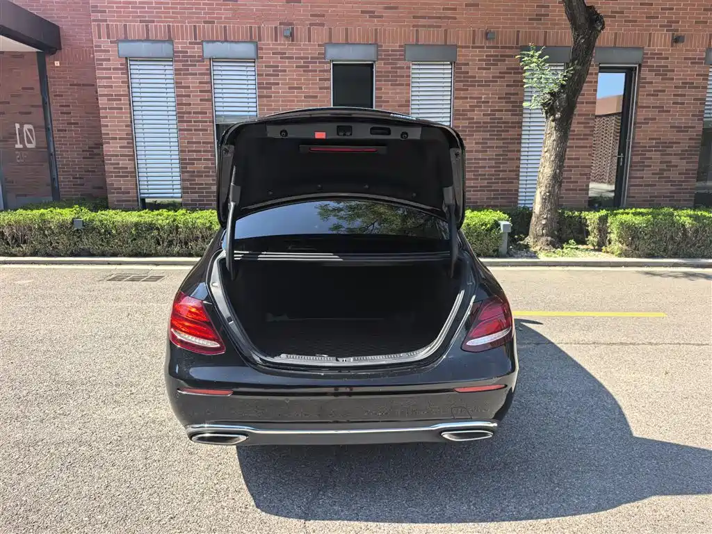Mercedes-Benz E-Class 2020 — фото 10